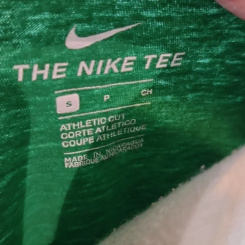 Nike Athletic Cut Relaxed Fit Short Sleeve T-shirt Academia Gym Activewear